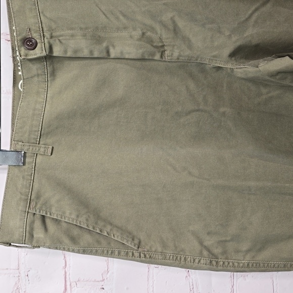 Magellan Outdoors Flat Front Olive Green Mens Size 42 - Picture 2 of 14